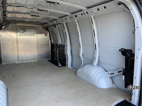 Used 2025 Chevrolet Express 2500 Extended w/ Communications Package image 11