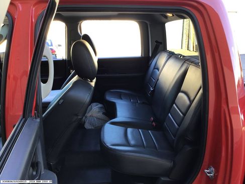 Used 2018 RAM 2500 Tradesman w/ Chrome Appearance Group AWD/4WD image 9