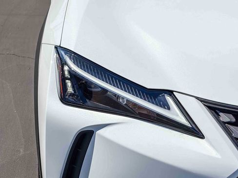 New 2026 Lexus UX 300h FWD image 18