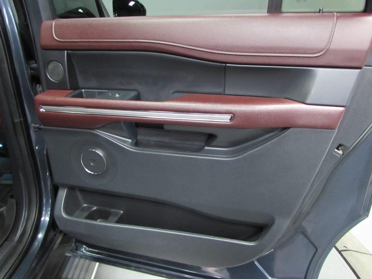 Used 2023 Ford Expedition Max Limited AWD/4WD image 19
