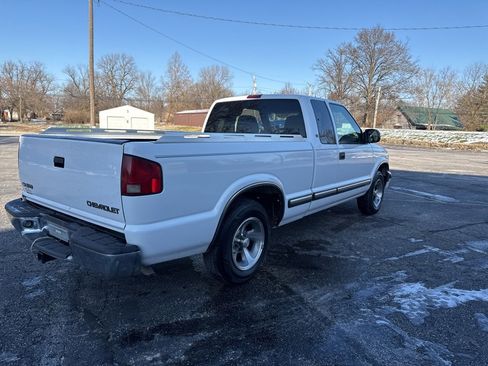 Used 2002 Chevrolet S10 Pickup LS w/ LS Preferred Equipment Group image 7