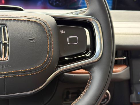 New 2026 Lincoln Navigator L Black Label AWD/4WD image 24