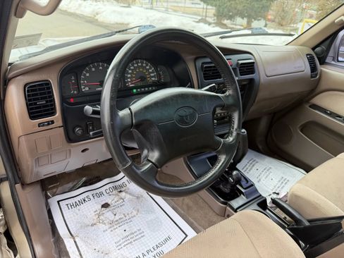 Used 2002 Toyota 4Runner SR5 AWD/4WD image 7