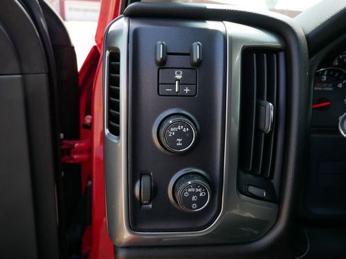 Used 2018 Chevrolet Silverado 1500 LT w/ All Star Edition AWD/4WD image 16