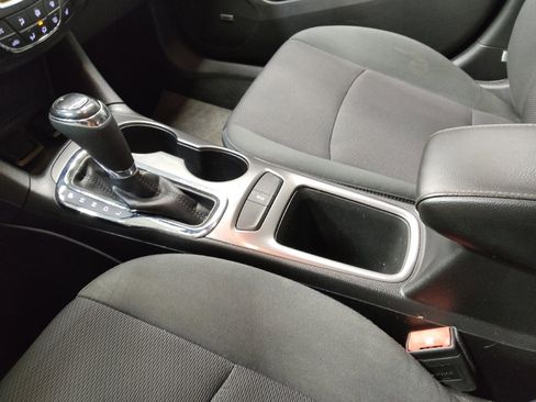 Used 2017 Chevrolet Cruze LT w/ Sun And Sound Package image 26