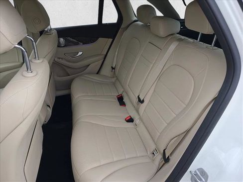 Used 2021 Mercedes-Benz GLC 300 4MATIC image 14