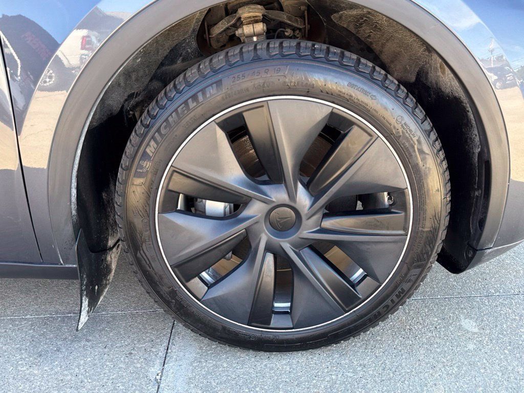 Used 2023 Tesla Model Y Long Range AWD/4WD image 50