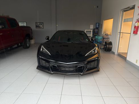 Used 2024 Chevrolet Corvette Z06 image 1