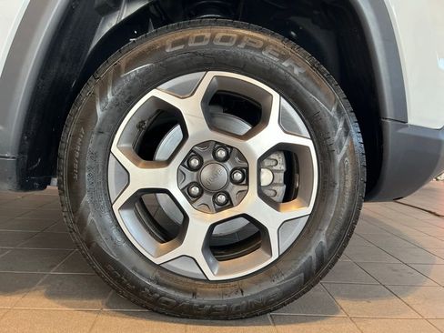 Used 2022 Jeep Compass Trailhawk w/ Trailhawk Elite Group image 12