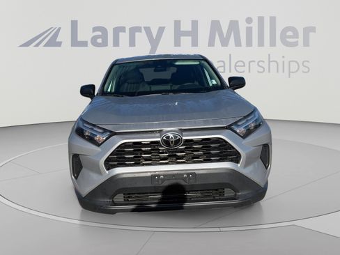 Used 2024 Toyota RAV4 LE AWD/4WD image 9