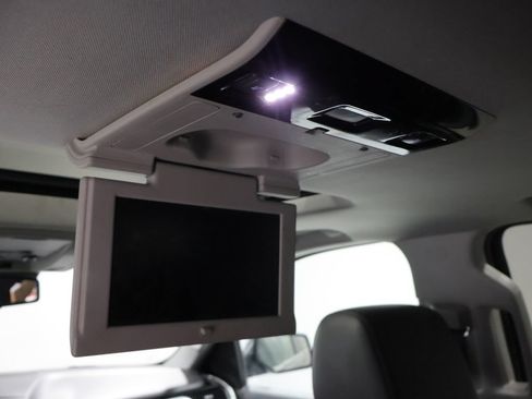 Used 2015 Chevrolet Suburban LTZ AWD/4WD image 19
