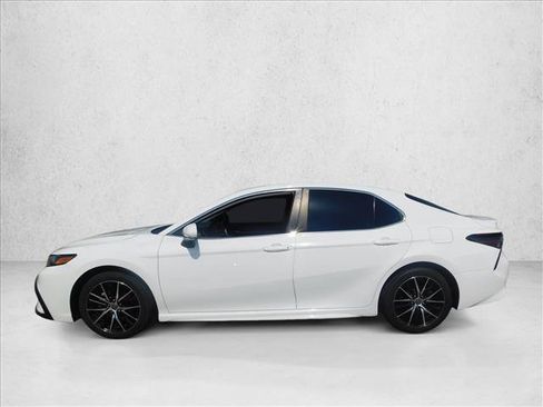 Used 2023 Toyota Camry SE FWD image 15