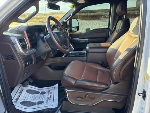 Used 2025 Ford F250 King Ranch image 4
