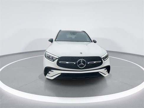 Used 2024 Mercedes-Benz GLC 300 4MATIC image 3