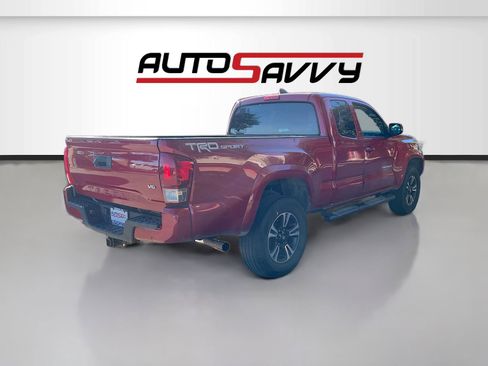 Used 2016 Toyota Tacoma TRD Sport image 7