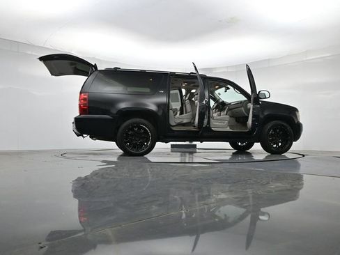 Used 2008 Chevrolet Suburban LTZ w/ LTZ Preferred Equipment Group AWD/4WD image 56