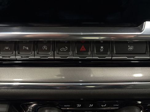 Used 2024 Chevrolet Silverado 1500 High Country w/ Technology Package image 24