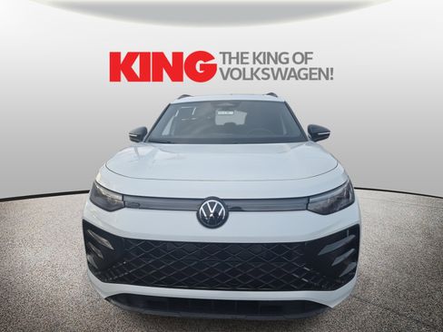 New 2026 Volkswagen Tiguan SE R-Line image 9