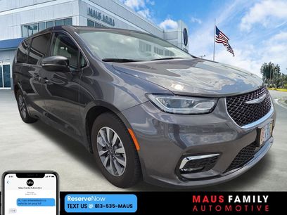 Used 2023 Chrysler Pacifica Touring-L