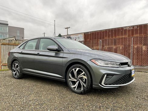New 2026 Volkswagen Jetta SEL image 2