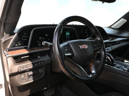 Used 2021 Cadillac Escalade Premium Luxury Platinum AWD/4WD image 18