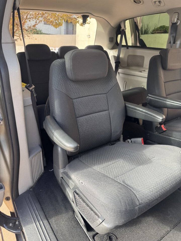 Used 2010 Dodge Grand Caravan SE w/ Climate Group FWD image 33