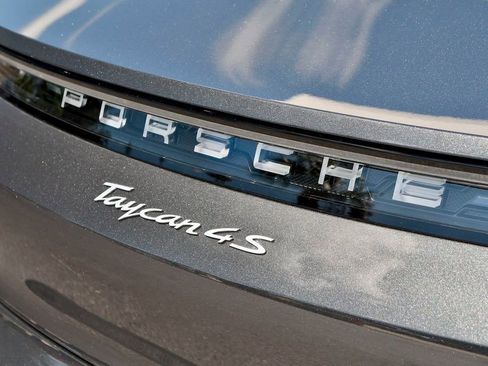 Used 2020 Porsche Taycan 4S image 16