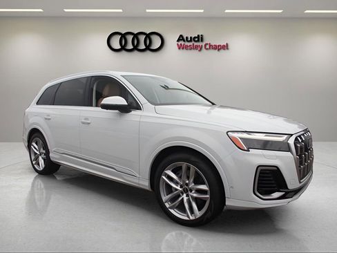 New 2025 Audi Q7 3.0T Premium Plus image 7