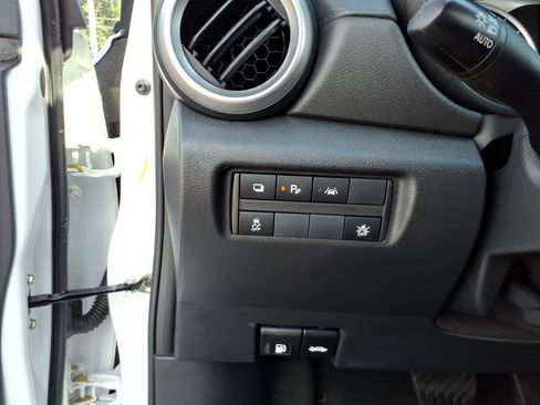 Used 2025 Nissan Versa S w/ Trunk Package FWD image 7