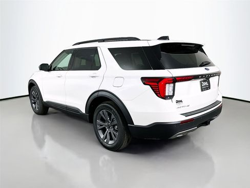New 2026 Ford Explorer Active w/ Active Comfort Package image 10