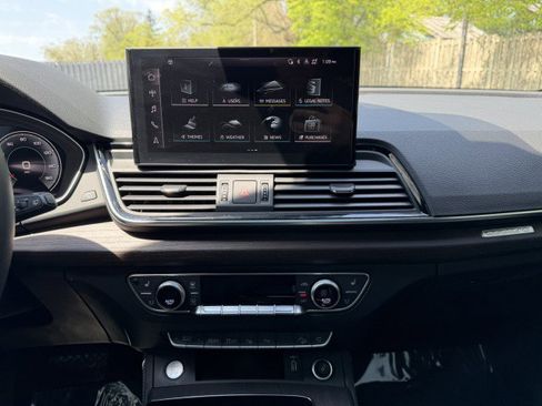 Used 2023 Audi Q5 2.0T Prestige w/ Prestige Package image 13