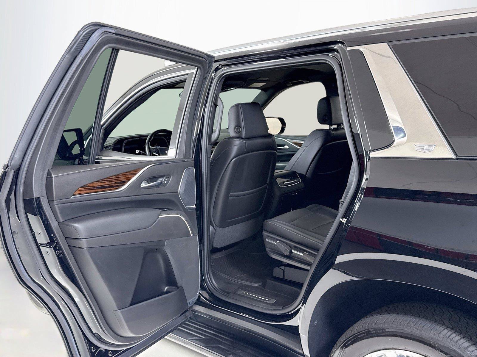 Used 2022 Cadillac Escalade Luxury AWD/4WD image 22