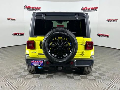 Used 2023 Jeep Wrangler Unlimited Sahara w/ Dual Top Group AWD/4WD image 7