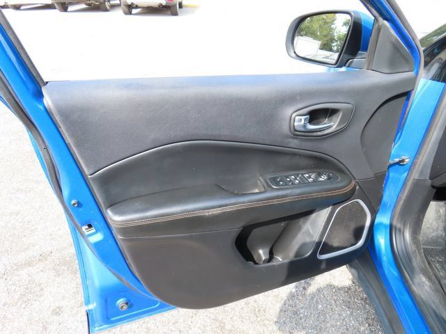 Used 2017 Jeep Compass Limited AWD/4WD image 11