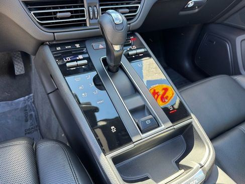 Used 2024 Porsche Macan image 15