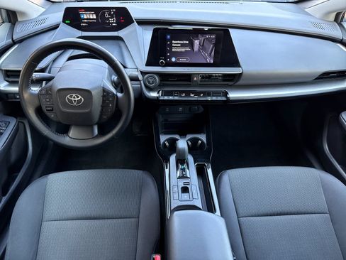 Used 2024 Toyota Prius LE FWD image 3