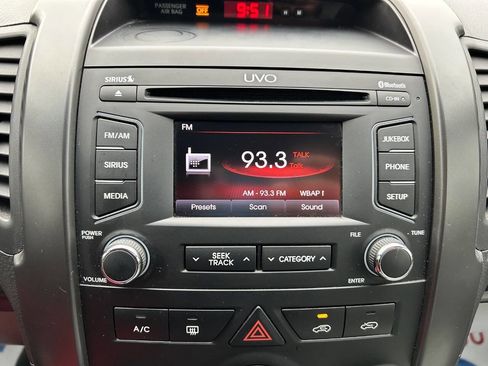 Used 2013 Kia Sorento LX w/ Convenience Pkg image 20