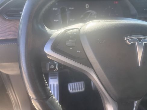 Used 2018 Tesla Model X 75D image 12