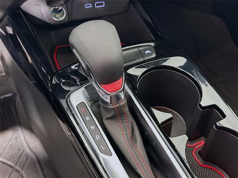 Used 2025 Chevrolet Trax RS w/ Driver Confidence Package image 17