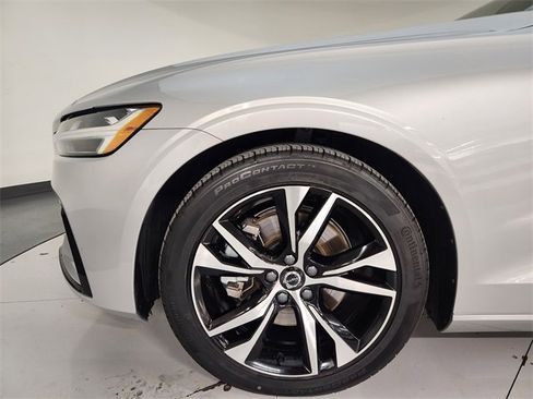 Used 2024 Volvo S60 B5 Core image 11