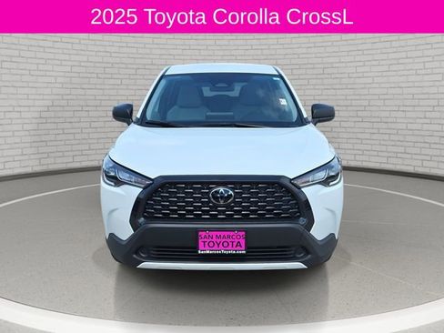 Used 2025 Toyota Corolla Cross L FWD image 2