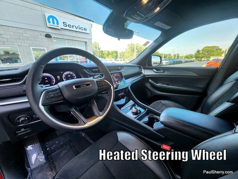 Used 2023 Jeep Grand Cherokee Altitude AWD/4WD image 24