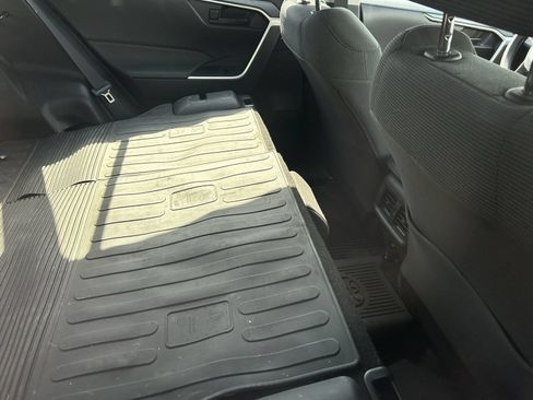 Used 2025 Toyota RAV4 LE AWD/4WD image 10