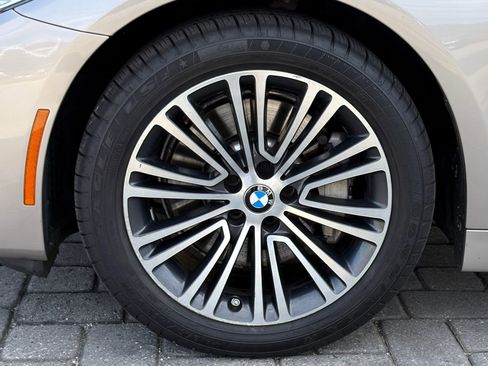 Used 2019 BMW 530i w/ Executive Package image 13