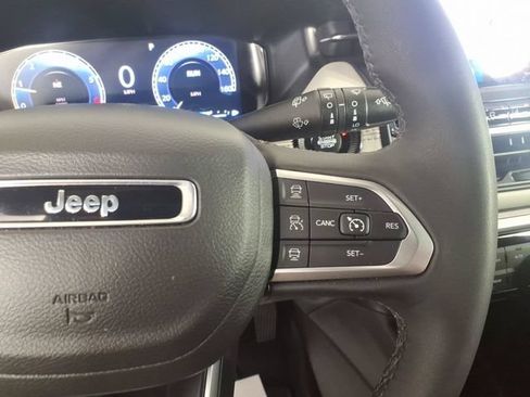 Used 2025 Jeep Compass Limited w/ Elite Group AWD/4WD image 16