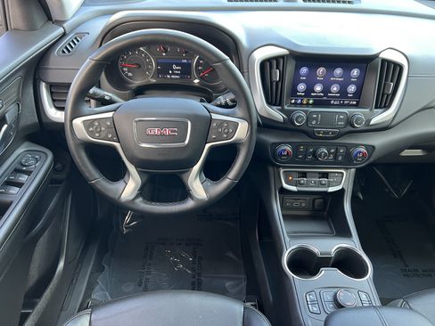 Used 2024 GMC Terrain SLT AWD/4WD image 31