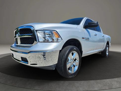 Used 2018 RAM 1500 Classic SLT AWD/4WD image 2