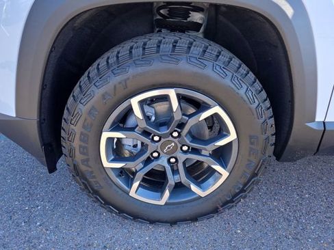 New 2026 Chevrolet Equinox ACTIV w/ Convenience Package III image 9