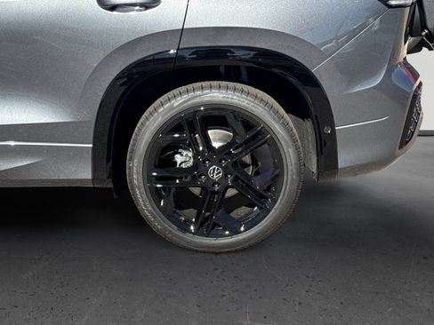 New 2026 Volkswagen Tiguan SE R-Line image 10