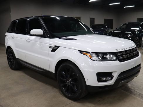 Used 2015 Land Rover Range Rover Sport SE image 7